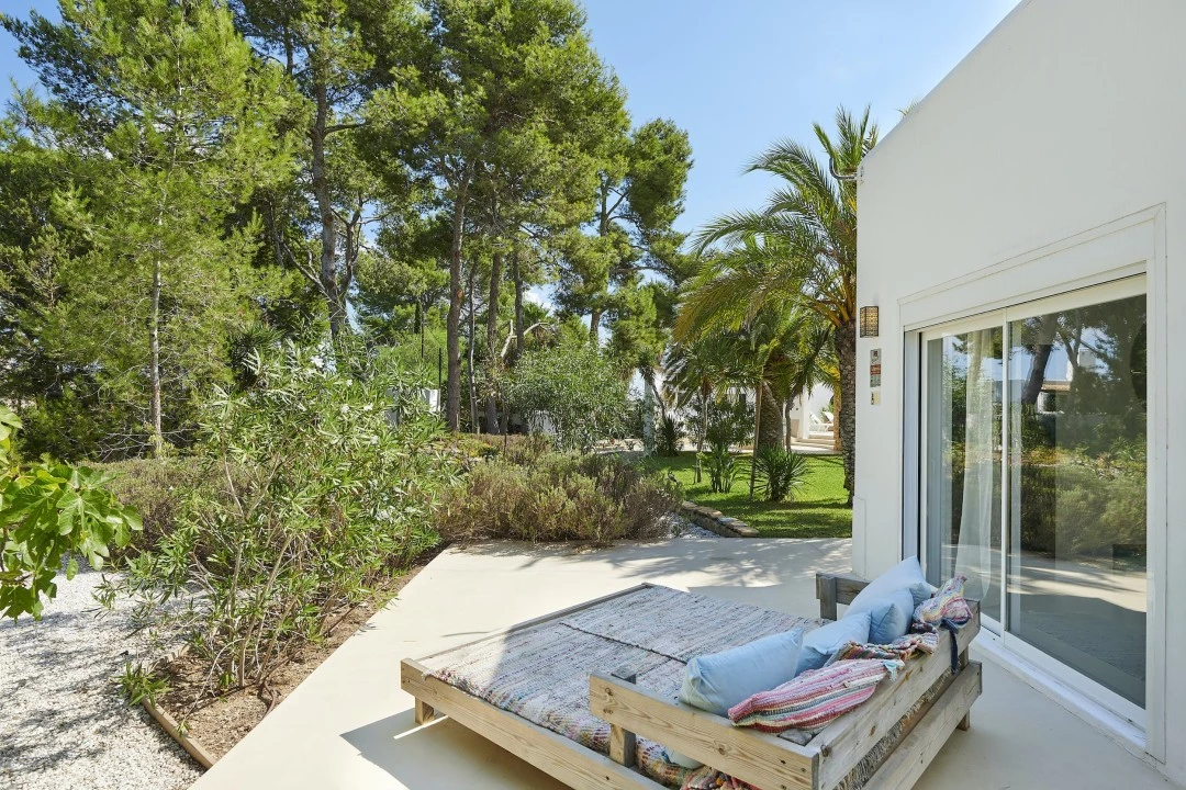 1681373355-Luxury real estates villa to rent Ibiza Lorenzo 35 terrase.webp